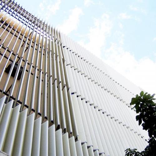 SAIBA QUAIS OS PONTOS DE DESTAQUE DO BRISE DE ALUMÍNIO ARTICULADO