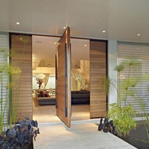 VANTAGENS DA PORTA DE ALUMÍNIO PIVOTANTE